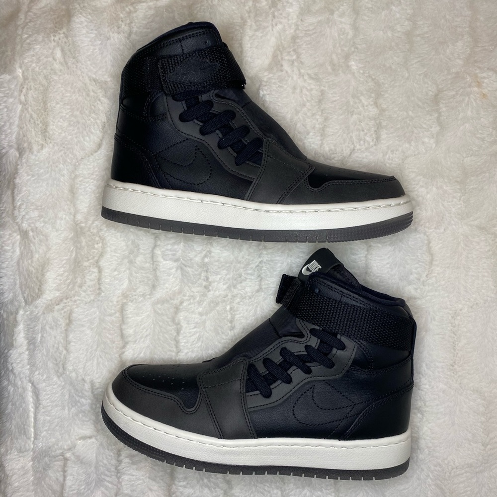 NIKE Women’s Air Jordan 1 Nova XX
